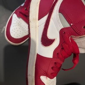 Air Jordan 1 Mid Sneakers, Big Kids size 3